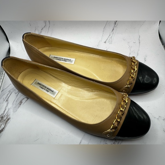 Vtg Saks Fifth Avenue Beige Taupe Black Leather Flats Size 8.5 B Made in Italy - Picture 2 of 7